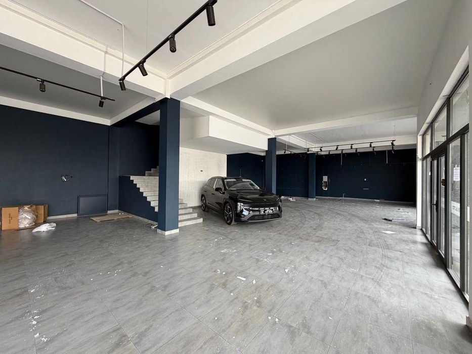 Аренда! Автосалон 6-этажное КОМ.ПОМЕЩЕНИЕ вдоль дороги, первая линия!