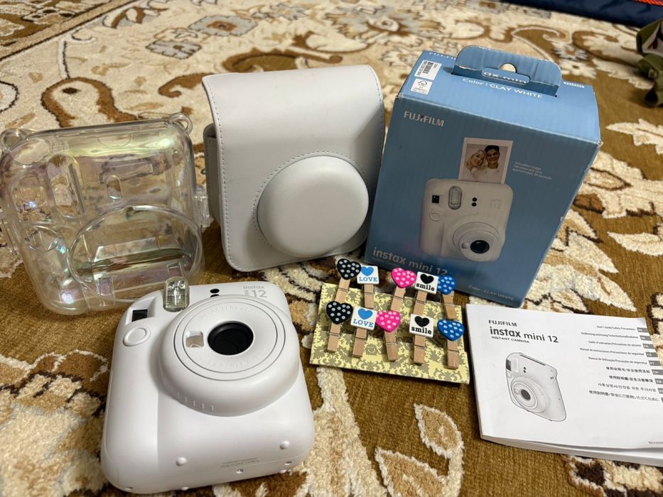 Камера:Intax mini 12