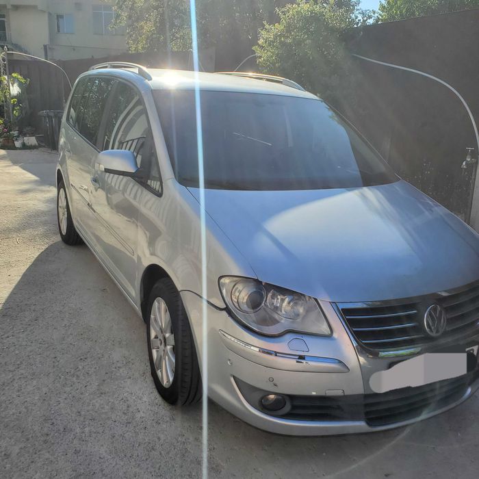 Volkswagen Touran 1.9 TDI • 2008 • Automată • 2.600 €