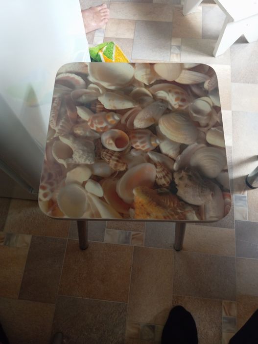 Продам журнальный столик