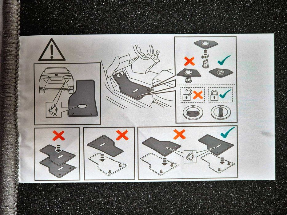 Оригинални мокетни стелки за Toyota Corolla 2018+