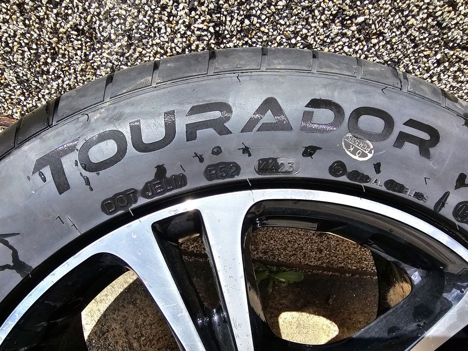 Джанти 5x114.3 с гуми 215/55/17 NISSAN  MITSUBISHI  RENAULT MAZDA HONDA  ...