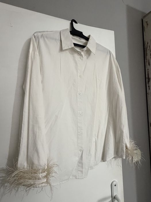 Бяла риза с пера