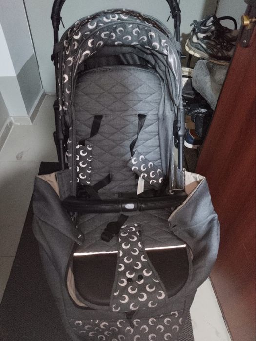 Продам коляску, очень легкая удобная