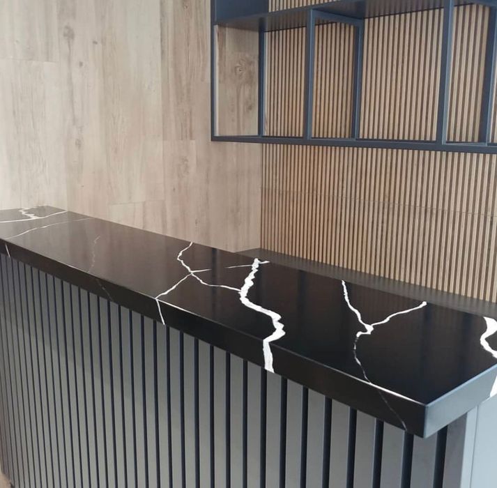 Столешницы. Столы. Бар стойки. Стойки ресепшен из Кварца, акрила и т.п