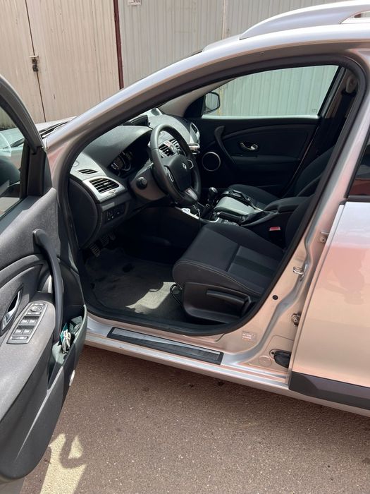 RENAULT Megane 2011 — imagine 4