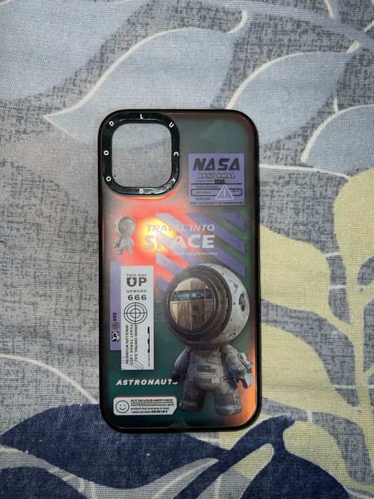 Iphone 12/12 pro uchun chehollar