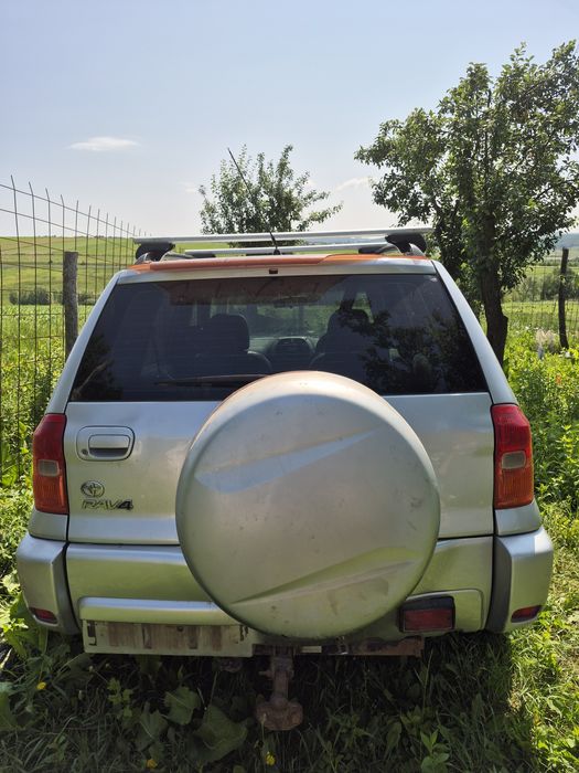 Dezmembrez toyota rav 4