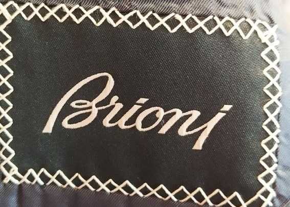 Костюм от Brioni в идеальном состоянии, размер 48