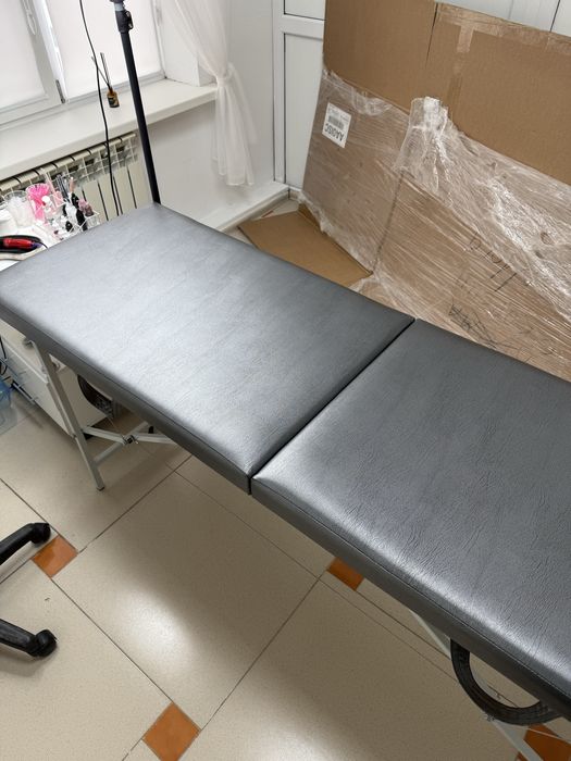 Продам кушетку срочно