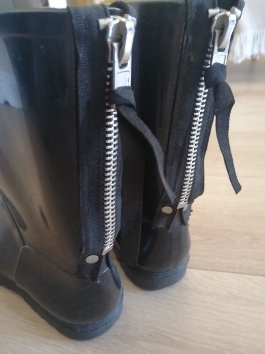 Резиновые сапоги Charles & Keith