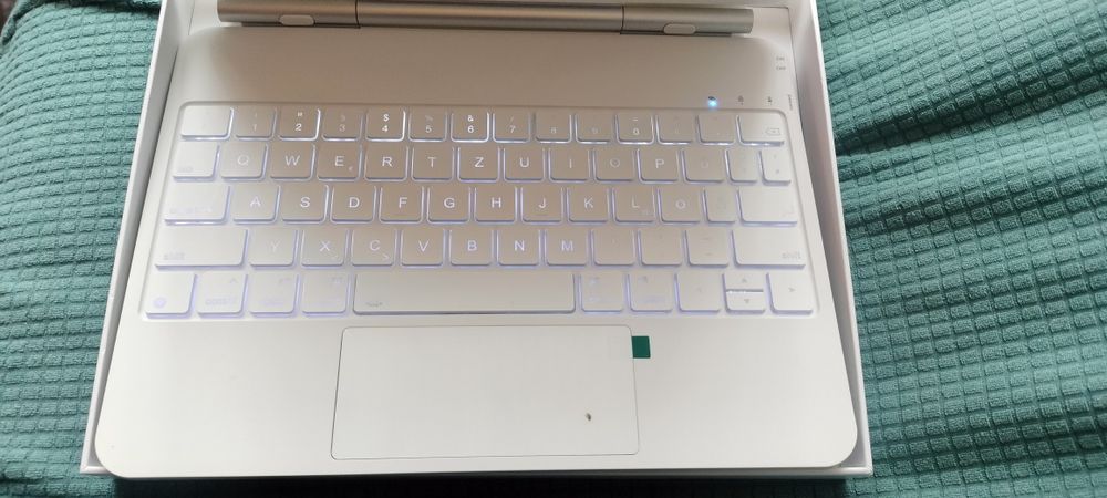 Husă cu tastatură pentru iPad Air