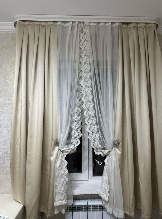 Высота 2,15см.Ширина 2м