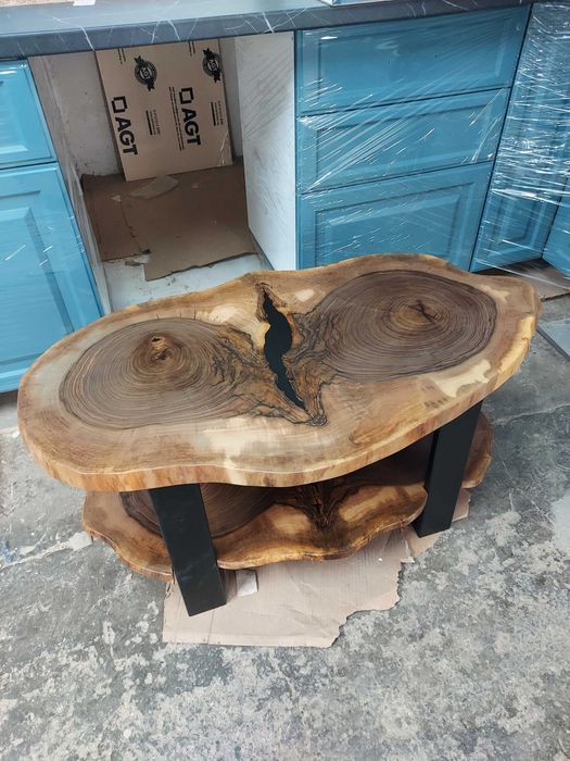 Mese unicat din lemn si rasina epoxidica