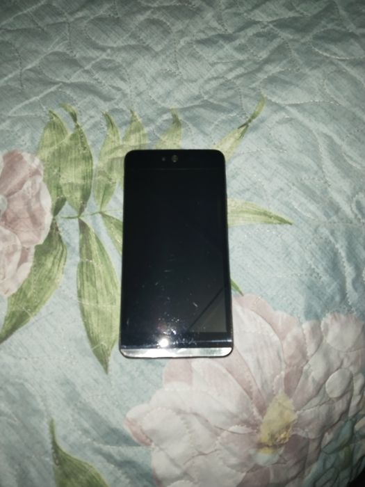 Продается нерабочий Micromax