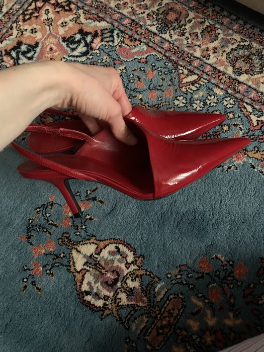 Pantofi cu toc din piele naturală Zara