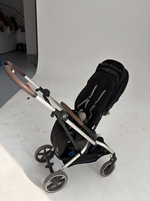 Продам коляску cybex