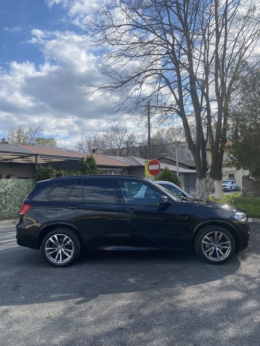 Bmw x 5 F15 pachet M full de fabrica ,benzina 2,0 !