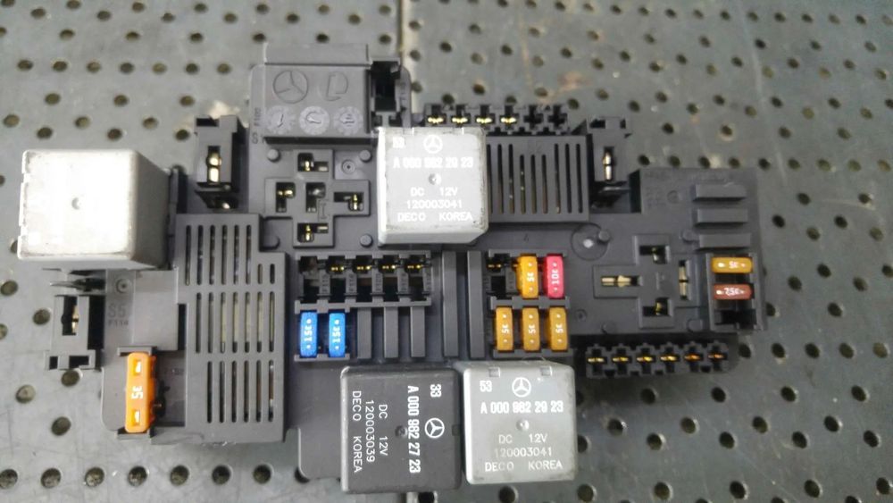 Panou sigurante relee mercedes glc c253 a0009822923