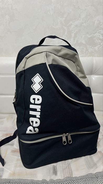 Продам оригинал рюкзак Errea