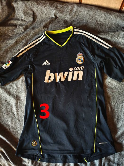 Оригинални тениски на Real Madrid