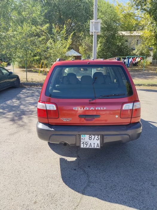 Subaru (forester) 2001  год