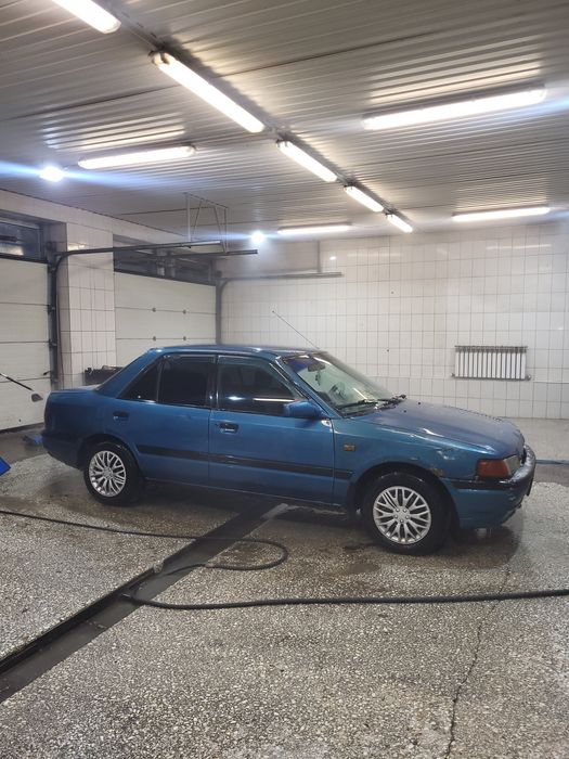 Продам срочно мазда 323