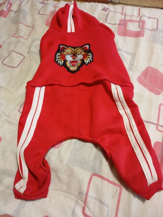 Продам костюмчик для собак