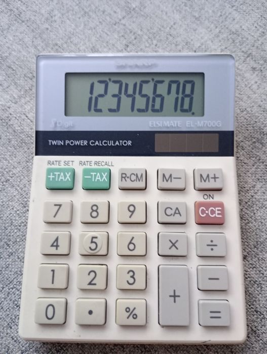 Calculator de birou Sharp
