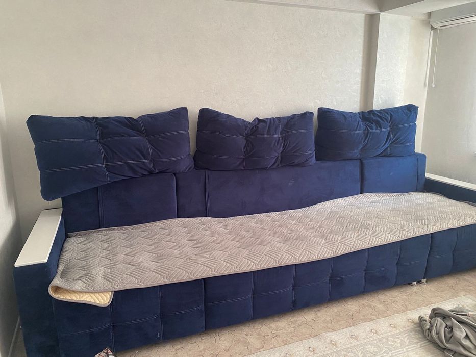 Мягкий мебель диван