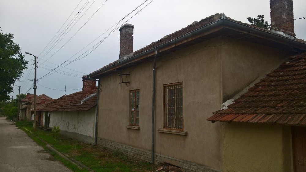 къща,вила, с двор село Бутово област Велико Търново