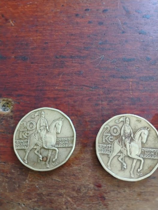 Чешки монети 20 крони и банкнота 500 крони
