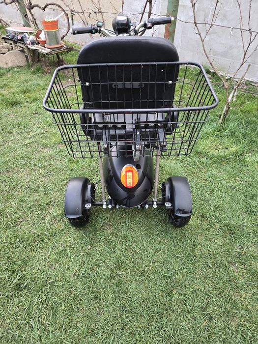 Vand tricicleta electrica pentru adulti