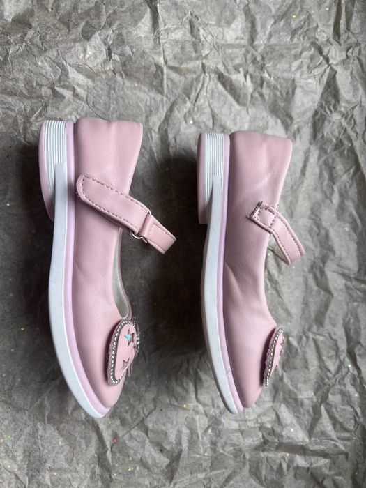 Туфли на девочку 4-5 лет