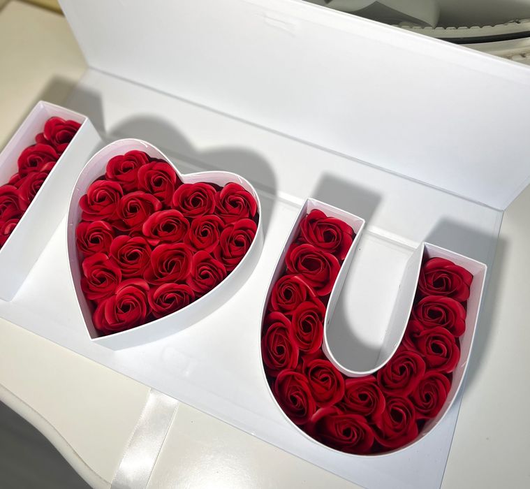 Делукс подаръчна кутия с рози