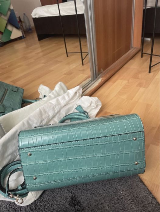 Geantă Guess Reptilă