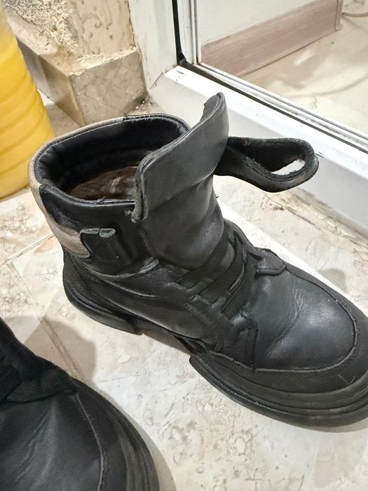 Продам детские ботинки