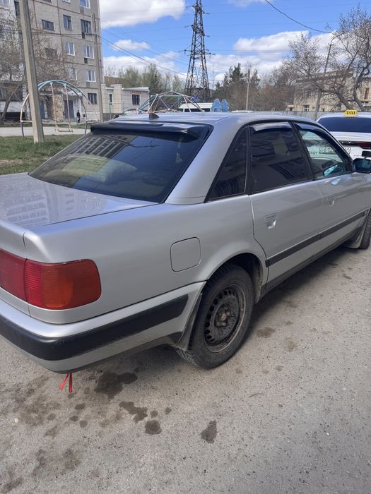 Продам машину Ауди 100