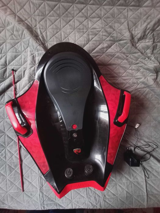 Детска електрическа кола Nighthawk, червена