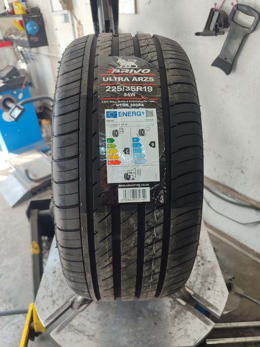 Летняя резина 225/35R19(1шт)