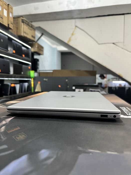 Ноутбук офисный HP laptop Athlon silver 7120U