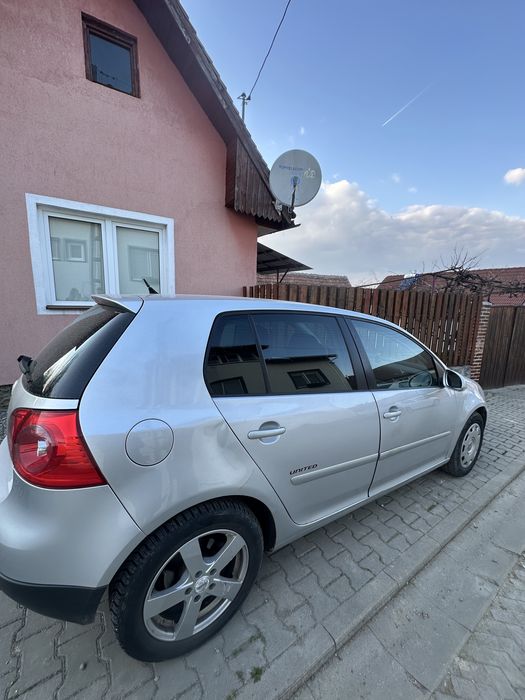 Vând Golf 5 2008