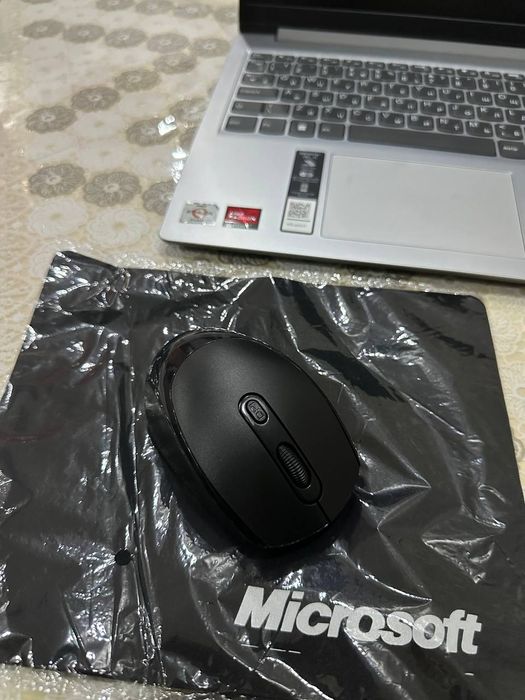 Noutbuk LENOVO Athlon 712OU