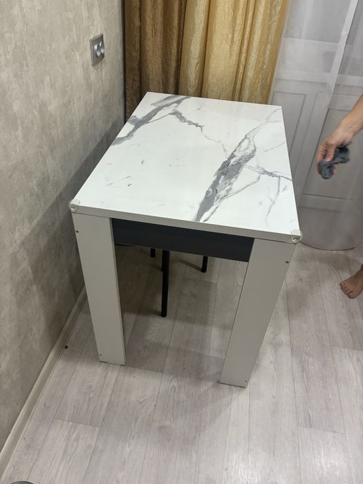 Стол обеденный на кухню