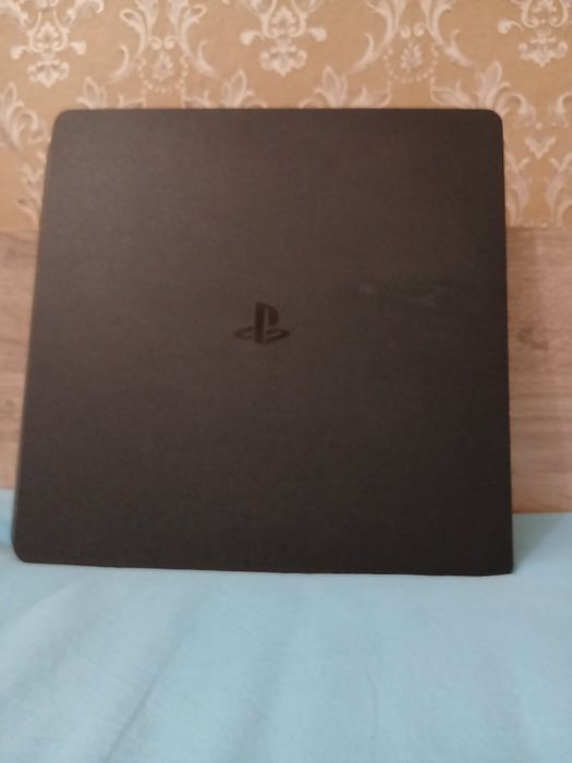 Ps4 500gb Slim , НОВ джойстик    Волан с педали +5игри