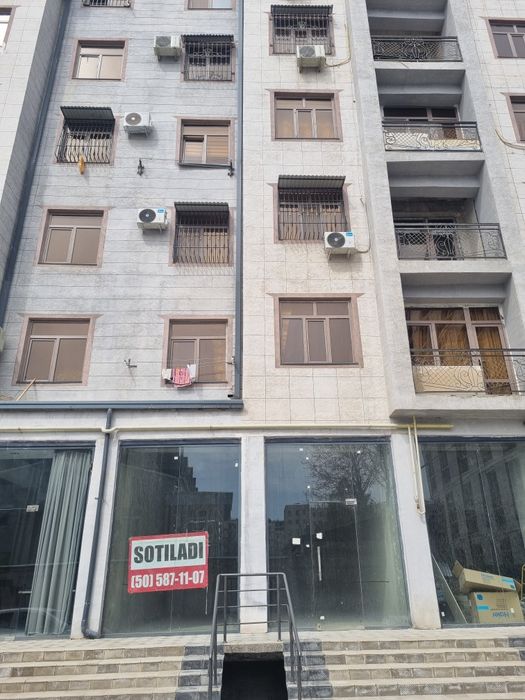 Buxoro Shahar, vagzal tomon eski stadion yoni 1 etaj magazin sotiladi