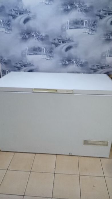 Продам морозильник