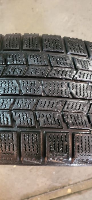 Продам резину липучка 215/55/16