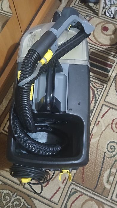 Продам моющий пылесос кёрхер