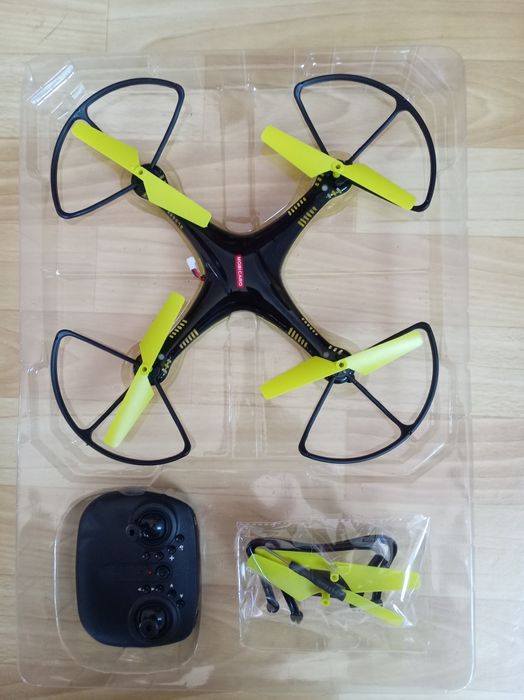 Дрон квадрокоптер